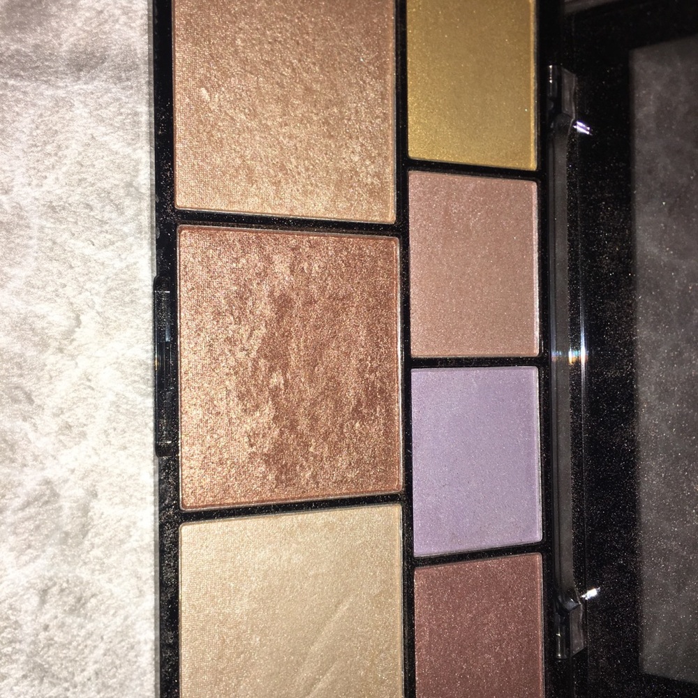 Makeup - Picture 6 of 6